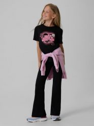 4F T-shirt regular z nadrukiem dziewczęcy - czarny 134 (8-9 lat). Czarne koszulki dziewczęce 4f, uniwersalny, bez wzorów, z bawełny, bez ramiączek. Za 49.99 zł.