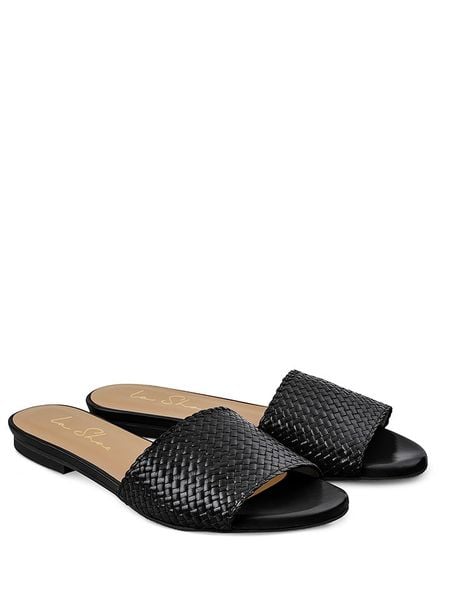 LaShoe Klapki w kolorze czarnym rozmiar: 41. Czarne klapki damskie LaShoe, bez wzorów, z materiału, bez obcasa. Za 225.05 zł.