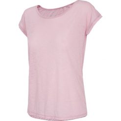 Koszulka treningowa damska TSDF275 - jasny róż melanż. Czerwone t-shirty damskie 4f, bez wzorów, z materiału, bez kołnierzyka. W wyprzedaży za 39.99 zł.