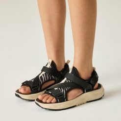 Sandały damskie Lito. Białe obuwie trekkingowe damskie Regatta, na lato. Za 169.99 zł.