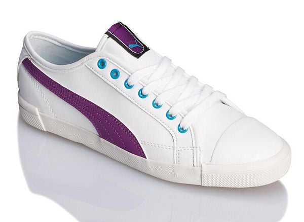 Buty sportowe damskie Puma Elki 355441 02. Białe buty sportowe na co dzień damskie Puma, bez wzorów, z gumy, trekkingowe. Za 129.00 zł.
