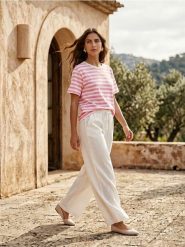 Bawełniana koszulka w paski z ozdobnymi kryształkami - różowy. Czerwone t-shirty damskie Sinsay, l, bez wzorów, z bawełny, bez kołnierzyka. Za 29.99 zł.