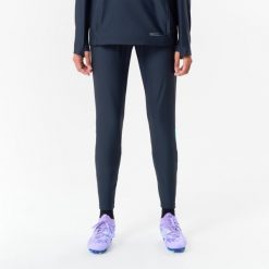 Spodnie do piłki nożnej Kipsta Viralto Club. Szare spodnie materiałowe męskie KIPSTA, bez wzorów, z elastanu, sportowe. Za 99.99 zł.