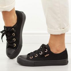 Czarne trampki damskie Lee Cooper 4069. Czarne trampki i tenisówki damskie Lee Cooper, bez wzorów, z gumy. Za 159.00 zł.