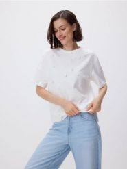 T-shirt z aplikacjami 3D - biały. Białe t-shirty damskie Reserved, l, z aplikacjami, z bawełny, bez kołnierzyka. Za 79.99 zł.