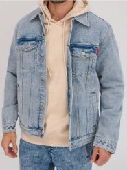 Kurtka jeansowa trucker - niebieski. Niebieskie kurtki męskie Sinsay, l, bez wzorów, z jeansu, bez kaptura. W wyprzedaży za 55.99 zł.