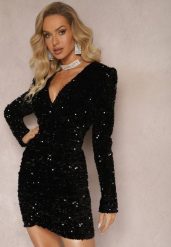 Czarna Dopasowana Sukienka Kopertowa w Cekiny Vionella. Czarne sukienki damskie Renee, l, z aplikacjami, eleganckie, bez kołnierzyka, bez ramiączek, mini, dopasowane. W wyprzedaży za 160.99 zł.