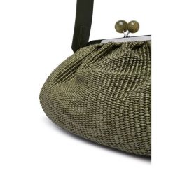 Torebka Weekend Max Mara. Zielone torebki wieczorowe Weekend Max Mara, bez wzorów, wizytowe, bez kołnierzyka, bez ramiączek. Za 1,579.00 zł.