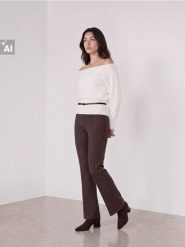 Spodnie straight fit z nogawką w kant i rozcięciem - brązowy. Brązowe spodnie materiałowe damskie Sinsay, bez wzorów. Za 49.99 zł.