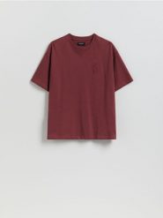 T-shirt boxy z nadrukiem na plecach - bordowy. Czerwone t-shirty męskie Reserved, l, bez wzorów, z bawełny, bez kołnierzyka. Za 79.99 zł.