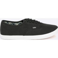 Vans - Tenisówki. Czarne trampki i tenisówki damskie Vans, bez wzorów, z materiału. W wyprzedaży za 129.90 zł.