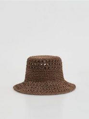 Słomkowy kapelusz bucket - brązowy. Brązowe kapelusze damskie Reserved, bez wzorów. Za 79.99 zł.