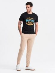 Męskie bawełniane spodnie joggery dresowe BASIC – beżowe V6 OM-PABS-0174 - XXL. Brązowe spodnie dresowe męskie Ombre Clothing, z bawełny. Za 119.99 zł.