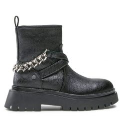 Botki DeeZee. Czarne botki damskie DeeZee, bez obcasa, na płaskiej podeszwie, bez zapięcia. Za 129.99 zł.