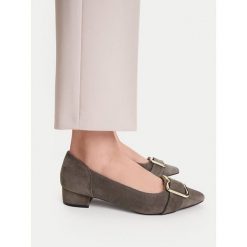 Czółenka Lasocki. Szare czółenka damskie Lasocki, bez wzorów, bez obcasa. Za 269.99 zł.