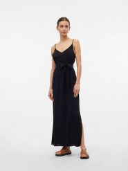 Vero Moda Sukienka w kolorze czarnym rozmiar: M. Czarne sukienki damskie Vero Moda, m, bez wzorów, z tkaniny, bez kołnierzyka, bez ramiączek, maxi. Za 144.58 zł.