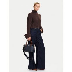Torebka Tommy Hilfiger. Niebieskie torebki klasyczne damskie Tommy Hilfiger, bez wzorów, bez dodatków. Za 349.99 zł.