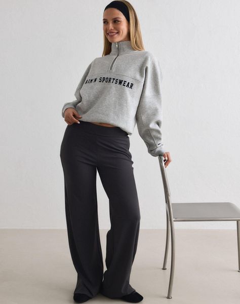 Damskie spodnie ultramiękkie, proste nogawki, wysoki stan Sense jasnoszare. Szare spodnie sportowe damskie Aim'n, m, z elastanu, na fitness i siłownię. Za 339.00 zł.