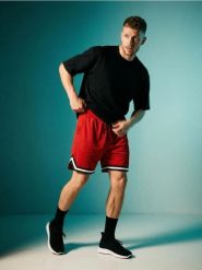 Sportowe szorty z kontrastową lamówką - czerwony. Czerwone szorty sportowe męskie Sinsay, l. Za 39.99 zł.