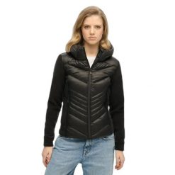 Damska kurtka puchowa Superdry Storm. Czarne kurtki damskie Superdry., na zimę, s, bez wzorów, z materiału, z kapturem. Za 386.50 zł.