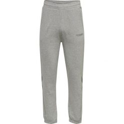 Spodnie do biegania Hummel Legacy Plus. Szare szorty męskie HUMMEL, bez wzorów, klasyczne. Za 147.00 zł.