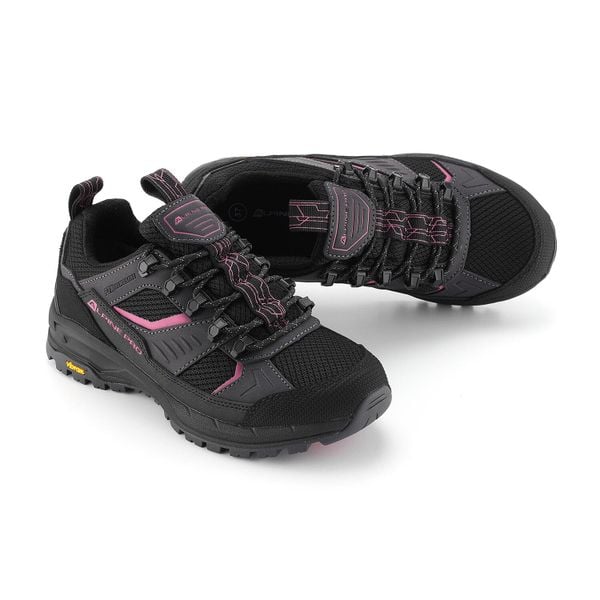 Buty niskie trekkingowe Alpine Pro Nogere Vibram. Czarne buty trekkingowe męskie Alpine Pro, z materiału, bez zapięcia, trekkingowe. Za 799.00 zł.