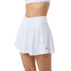 Damskie spódnico-spodenki Björn Borg Ace. Białe szorty damskie Björn Borg, bez wzorów, z dresówki, sportowe. Za 249.50 zł.