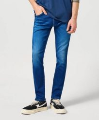 WRANGLER BRYSON MĘSKIE SPODNIE JEANSOWE JEANSY DŻUNSY BLUE JAM 112356814 W14X008801. Niebieskie jeansy męskie Wrangler. Za 219.99 zł.