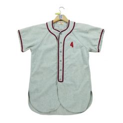 Second life - Stara szara koszulka damska z lat 50-60 Y2K - Stan dobry. Szare t-shirty damskie Wilson, bez wzorów, bez kołnierzyka. Za 203.00 zł.