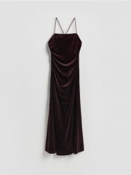 Sukienka maxi z drapowaniem - brązowy. Brązowe sukienki damskie Reserved, na co dzień, l, bez wzorów, z dzianiny, bez kołnierzyka, bez ramiączek, maxi, proste. Za 179.99 zł.