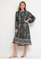 Ciemnoszara Sukienka we Wzory Boho Pudełkowa z Paskiem w Talii Lisanea. Szare sukienki damskie Born2be, na co dzień, bez wzorów, z materiału, boho, bez kołnierzyka, bez ramiączek, midi, w kształcie a. W wyprzedaży za 87.99 zł.