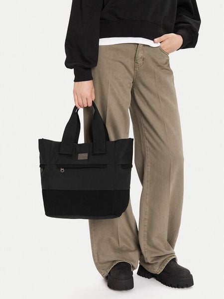 G-Star Raw Torba sportowa C-ODYS-XC8184 Czarny. Czarne torby męskie na ramię G-Star Raw, bez wzorów, z materiału, na ramię. Za 249.99 zł.