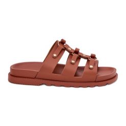 Inna Klapki Damskie Z Paskami Camel brązowe. Brązowe klapki damskie z aplikacjami, ze skóry, bez obcasa. Za 88.92 zł.