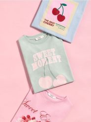 T-shirt z nadrukiem - miętowy. Zielone t-shirty damskie Reserved, l, bez wzorów, z bawełny, bez kołnierzyka. W wyprzedaży za 45.99 zł.