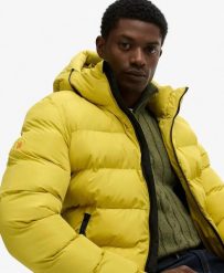 Superdry Pikowana kurtka z kapturem – Relaxed Fit, wodoodporna. Żółte kurtki męskie Superdry., xl, bez wzorów, z materiału, sportowe, z kapturem. Za 559.35 zł.
