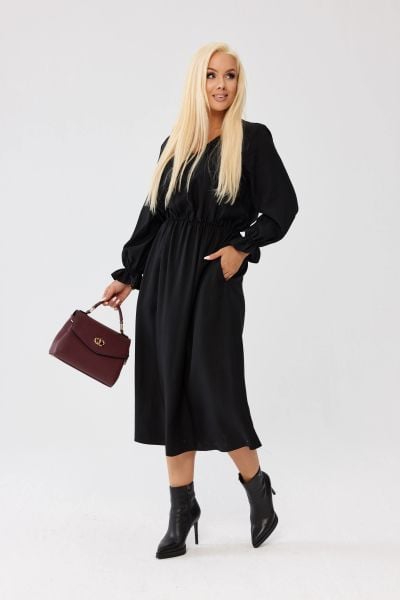 Czarna klasyczna sukienka Marlen MIDI - z gumką w pasie i kieszeniami PLUS SIZE XXL OVERSIZE JESIEŃ. Czarne sukienki damskie Moda Size Plus Iwanek, do pracy, na jesień, plus size, bez wzorów, ze skóry, biznesowe, bez kołnierzyka, plus size, bez ramiączek, midi, oversize. Za 329.90 zł.