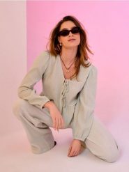 Muślinowe spodnie wide leg - zielony. Zielone spodnie materiałowe damskie Sinsay, bez wzorów. Za 49.99 zł.