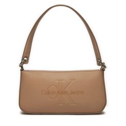Torebka Calvin Klein Jeans. Torebki klasyczne damskie Calvin Klein Jeans, bez wzorów, z jeansu, bez dodatków. Za 199.99 zł.