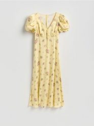 Sukienka w kwiaty - jasnożółty. Żółte sukienki damskie Reserved, na co dzień, l, bez wzorów, z tkaniny, bez kołnierzyka, bez ramiączek, proste. Za 199.99 zł.