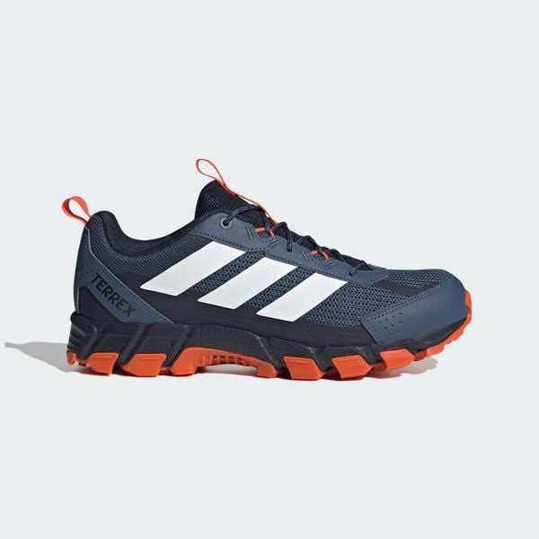 Buty trekkingowe Terrex Rockadia. Białe buty trekkingowe męskie Adidas, z materiału, bez zapięcia, do biegania. Za 259.00 zł.