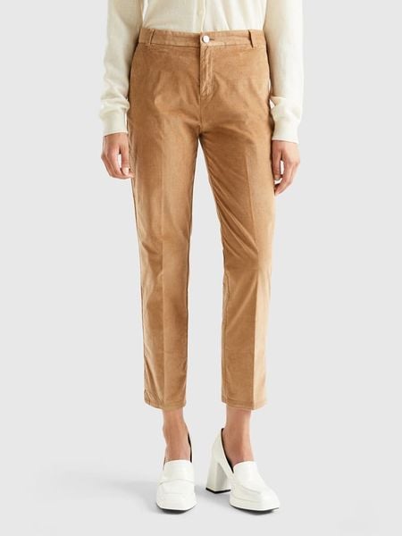 Benetton Spodnie chino w kolorze beżowym rozmiar: 38. Brązowe spodnie materiałowe damskie Benetton, bez wzorów. Za 61.02 zł.