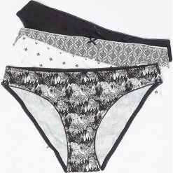 Etam - Figi Monica (4-pack). Czarne figi damskie Etam, l, bez wzorów, z bawełny. Za 59.90 zł.