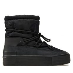 Botki Calvin Klein Jeans. Czarne botki damskie Calvin Klein Jeans, z jeansu, bez obcasa, na płaskiej podeszwie, bez zapięcia. Za 299.99 zł.