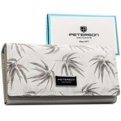 Biały portfel damski z systemem RFID zamykany na zatrzask - Peterson. Białe portfele damskie bez wzorów, ze skóry. Za 119.99 zł.