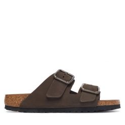 Klapki Birkenstock. Brązowe klapki damskie Birkenstock, bez wzorów, bez obcasa. Za 674.99 zł.
