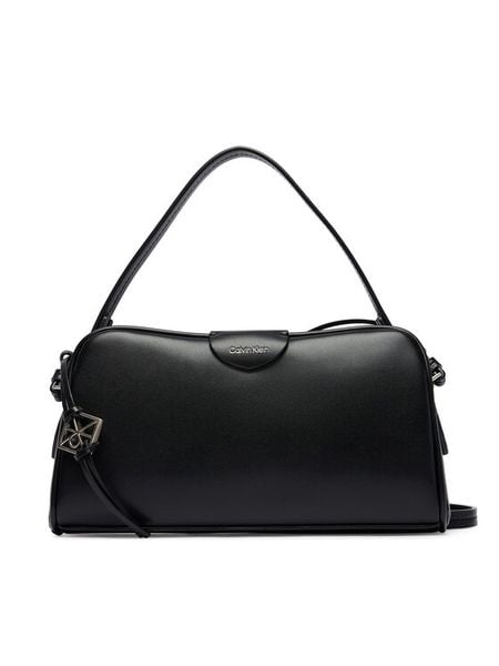 Calvin Klein Torebka Emblem Trio Top Handle Camera Ba LV04F3370G Czarny. Czarne torebki klasyczne damskie CALVIN KLEIN, bez wzorów, ze skóry, bez dodatków. Za 489.99 zł.