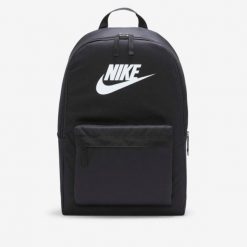 Plecak sportowy młodzieżówy Nike Heritage. Czarna plecaki damskie Nike, bez wzorów, młodzieżowe. Za 159.99 zł.