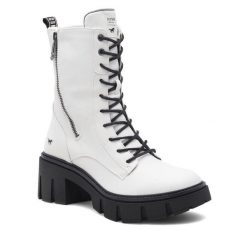 Trzewiki Mustang. Białe botki damskie Mustang, bez obcasa, na słupku, bez zapięcia. Za 399.99 zł.