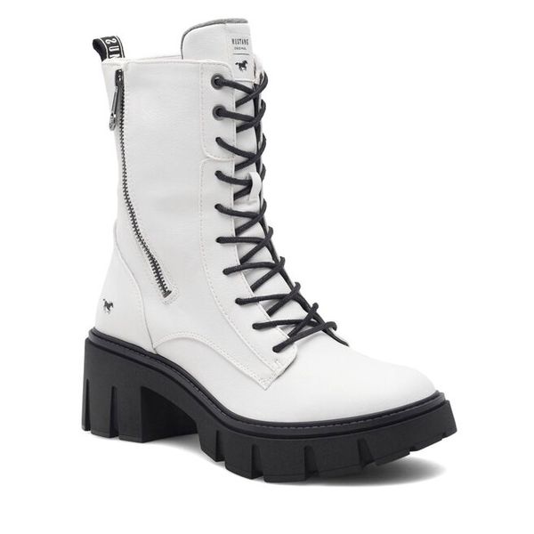 Trzewiki Mustang. Białe botki damskie Mustang, bez obcasa, na słupku, bez zapięcia. Za 399.99 zł.