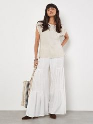 Apricot Bluzka w kolorze beżowym rozmiar: XL. Brązowe bluzki damskie Apricot, xl, bez wzorów, bez kołnierzyka, bez ramiączek. Za 69.99 zł.